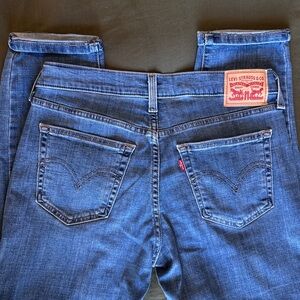 Levi’s Boyfriend Jeans Light Wash Ripped
